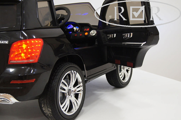 Электромобиль детский RiverToys Mercedes-Benz GLK300 (черный) с дистанционным управлением