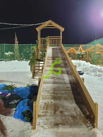 картинка Зимняя деревянная горка "IgraGrad Snow Fox (Домик)", скат 10 м от магазина Лазалка